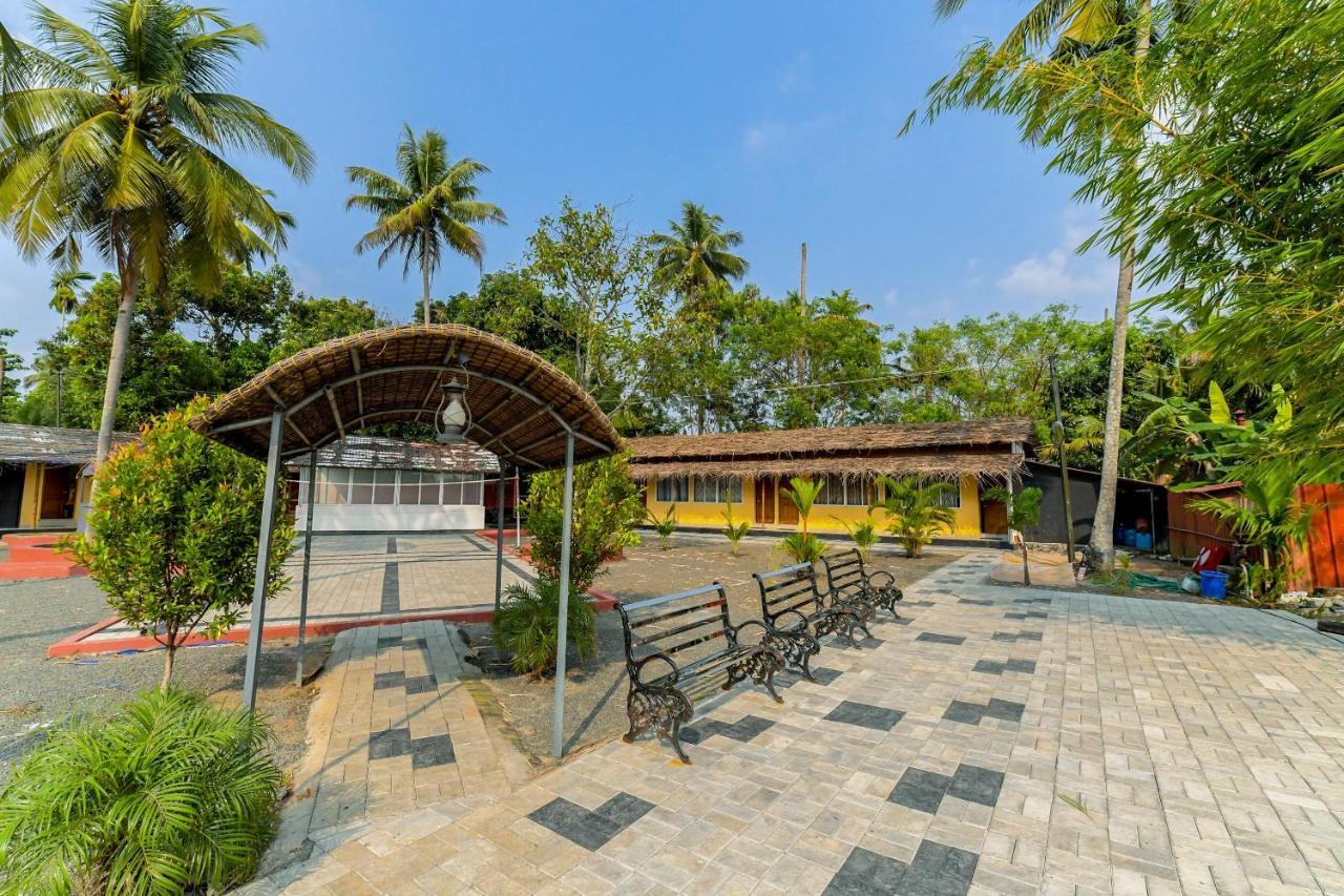 Oyo 5237 Island Lake Resort Alappuzha Exterior photo