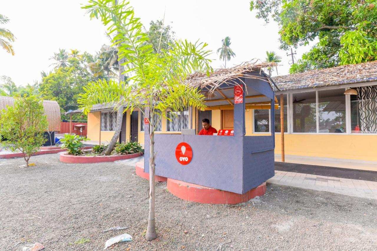 Oyo 5237 Island Lake Resort Alappuzha Exterior photo