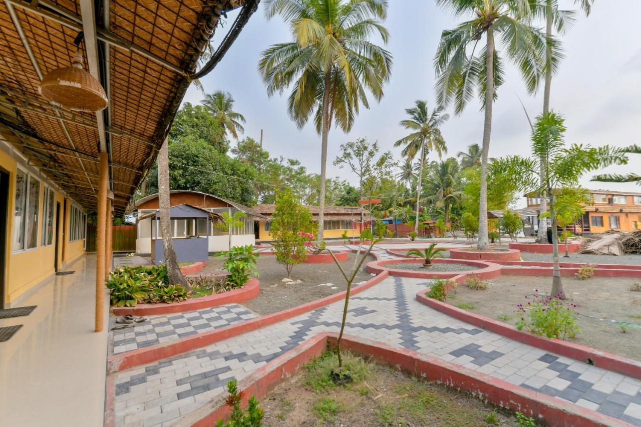 Oyo 5237 Island Lake Resort Alappuzha Exterior photo