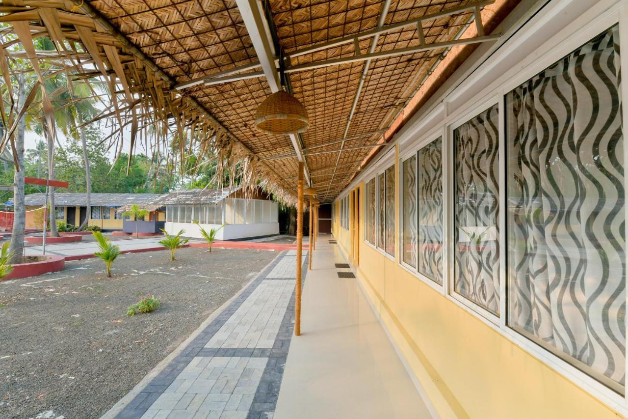 Oyo 5237 Island Lake Resort Alappuzha Exterior photo