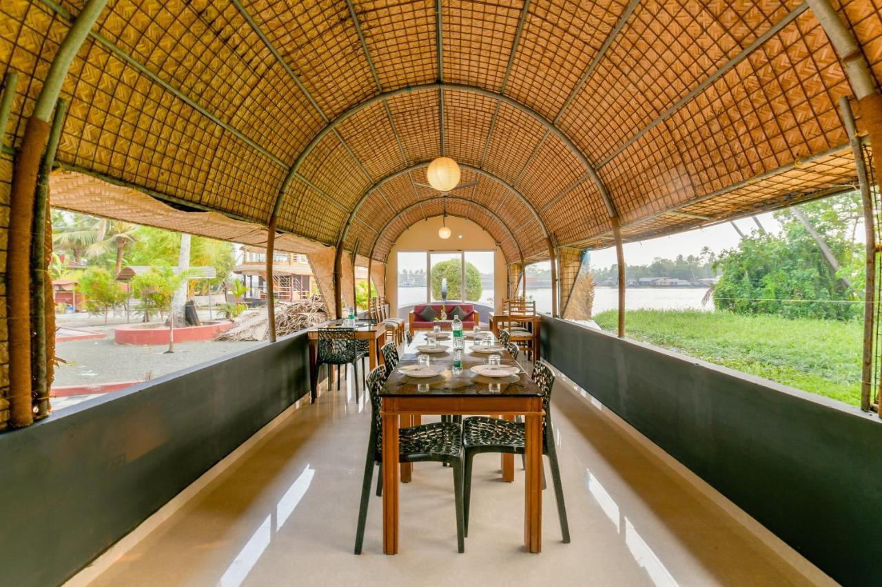 Oyo 5237 Island Lake Resort Alappuzha Exterior photo