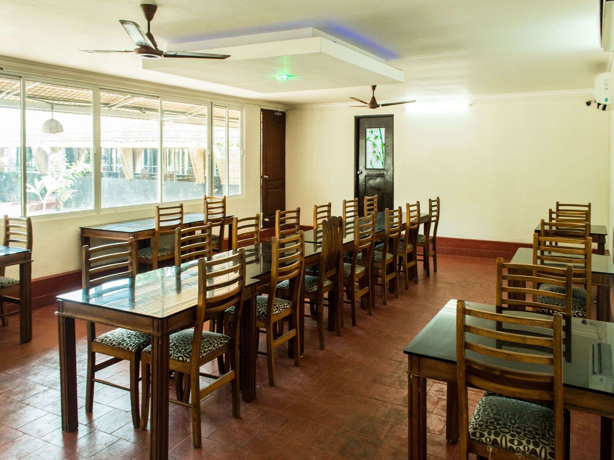 Oyo 5237 Island Lake Resort Alappuzha Exterior photo